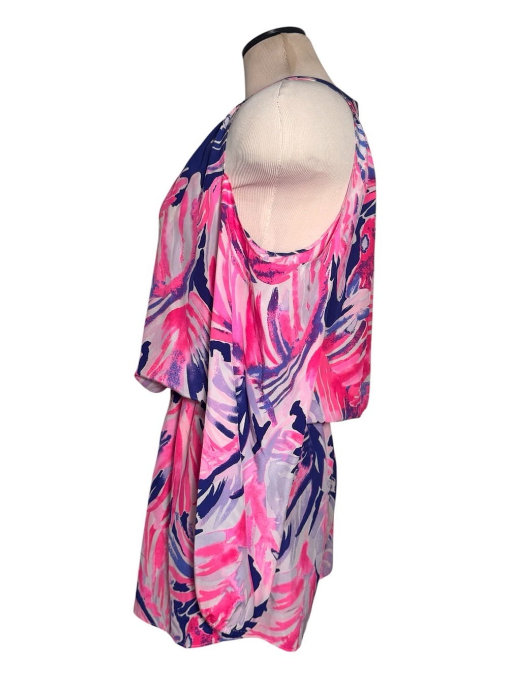 Lilly Pulitzer Pink and blue printed Sunny Shoulder Elsa 100% Silk Romper size M - Picture 5 of 10